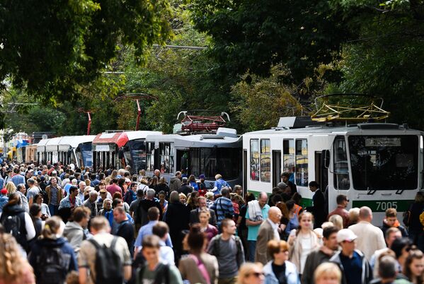 Трамвайные вагоны на торжественном параде, приуроченном к празднованию Дня московского транспорта - Sputnik Абхазия