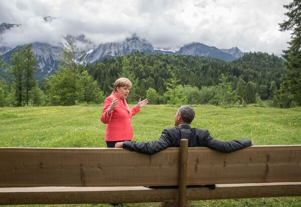Канцлер Германии Ангела Меркель и президент США Барак Обама во время саммита G7 на юге Германии - Sputnik Абхазия