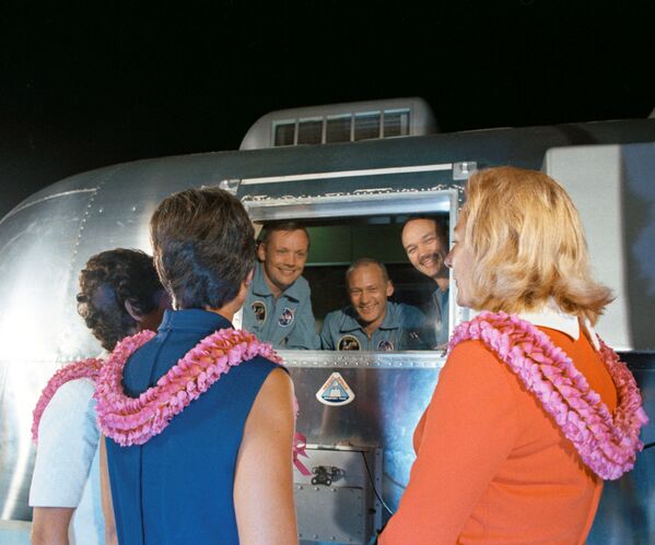 Встреча астронавтов с женами - Sputnik Абхазия