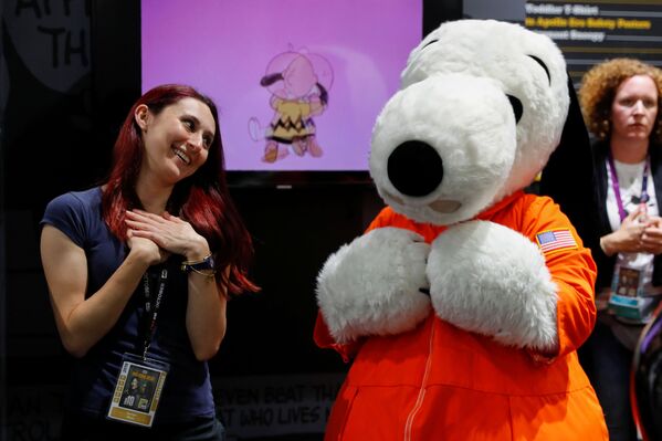 Снупи дог на фестивале Comic-Con International 2019 в Сан-Диего - Sputnik Абхазия