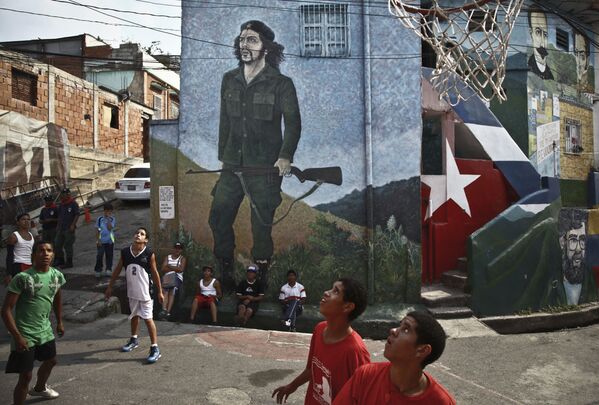 Опасные трущобы Каракаса. Баррио 23 января - Sputnik Абхазия