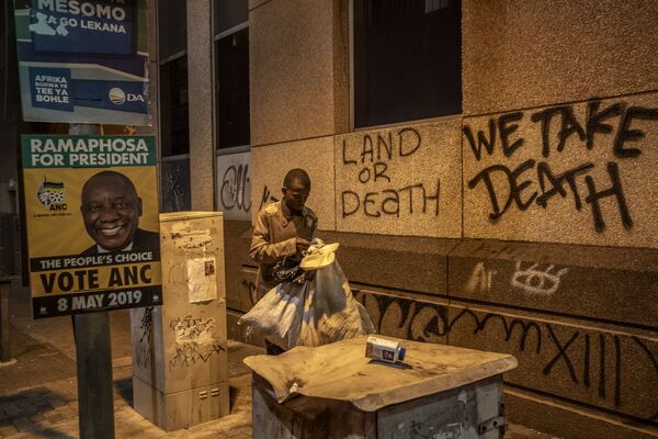 На улицах Йоханнесбурга, ЮАР. - Sputnik Абхазия