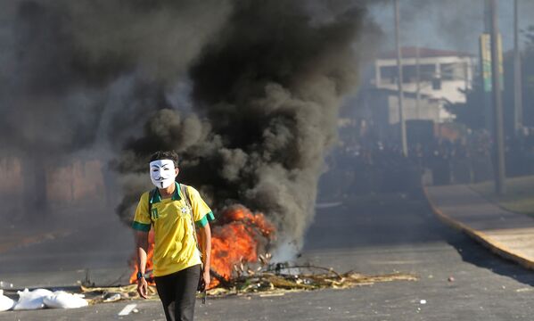 Во время протестов в Фортазеле, Бразилия. - Sputnik Абхазия
