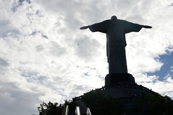Статуя Христа-Искупителя на горе Корковаду в Рио-де-Жанейро, Бразилия. - Sputnik Абхазия