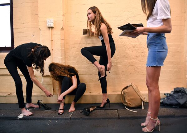 Модели готовятся к кастингу перед началом Недели моды в Мельбурне - Sputnik Абхазия
