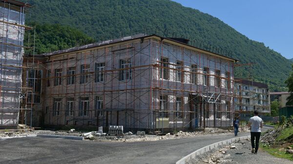 Капитальный ремонт больницы в городе Ткуарчал - Sputnik Абхазия