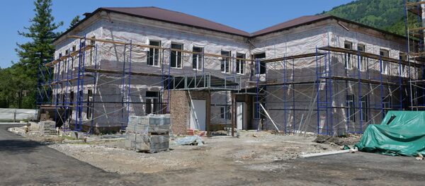 Капитальный ремонт больницы в городе Ткуарчал Капитальный ремонт больницы в городе Ткуарчал - Sputnik Абхазия