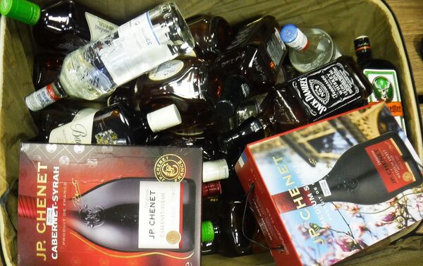Контрабанда алкогольной продукции - Sputnik Абхазия