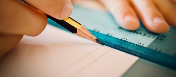 Ребенок с линейкой Ребенок с линейкой - Sputnik Абхазия