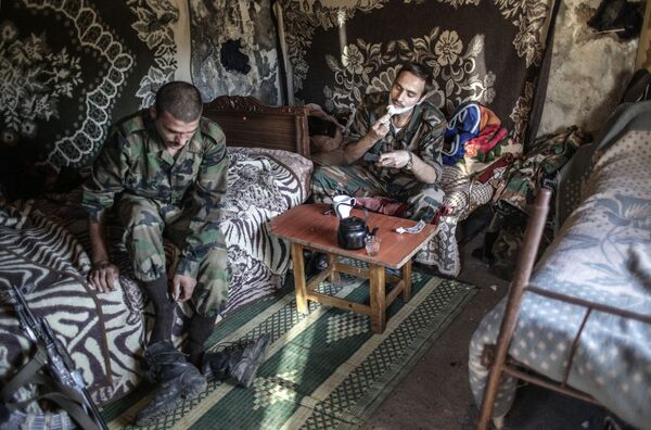 Солдаты правительственных войск неподалеку от турецкой границы - Sputnik Абхазия