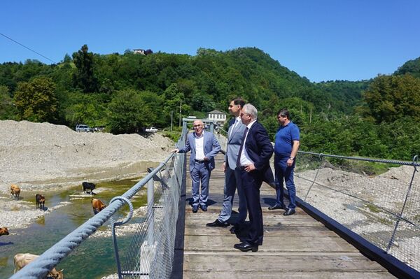 Sputnik недели: встреча Хаджимба и Путина, успехи в туриндустрии и арест милиционеров Sputnik недели: встреча Хаджимба и Путина, успехи в туриндустрии и арест милиционеров - Sputnik Абхазия