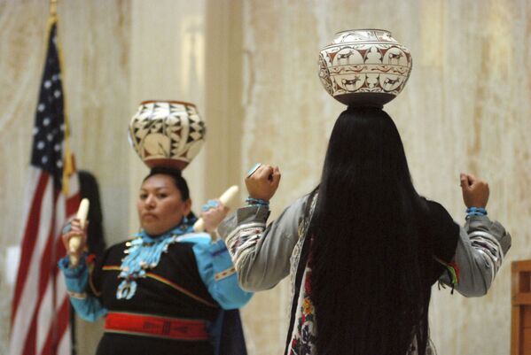 Представители индейского племени зуни, коренного народа штата Нью-Мексико, США - Sputnik Абхазия
