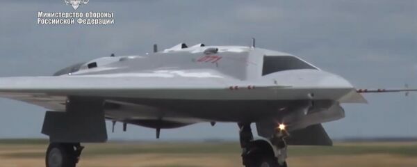 Первый полет новейшего беспилотного летательного аппарата Охотник - Sputnik Абхазия