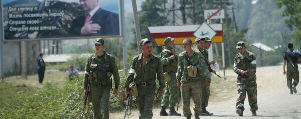 Российские военнослужащие направляются в сторону Цхинвала Российские военнослужащие направляются в сторону Цхинвала - Sputnik Абхазия
