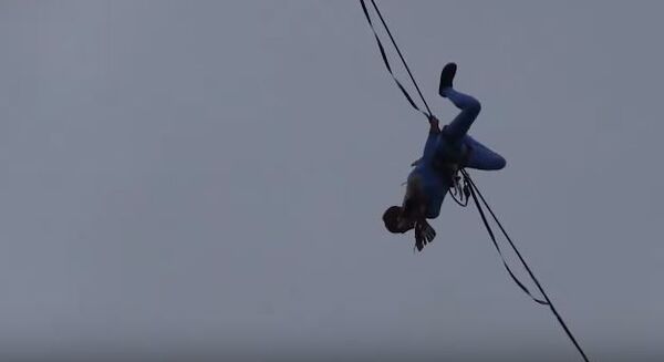 Канатоходец из Германии установил мировой рекорд в Центральной России Канатоходец из Германии установил мировой рекорд в Центральной России - Sputnik Абхазия