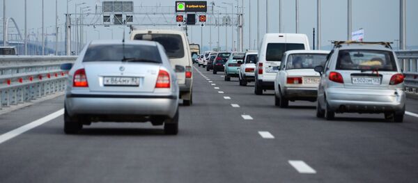 Начало автомобильного движения по Крымскому мосту Начало автомобильного движения по Крымскому мосту - Sputnik Абхазия