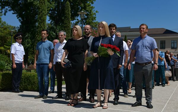  Церемония возложения в парке Боевой Славы в Сухуме, 14 августа 2019 - Sputnik Абхазия