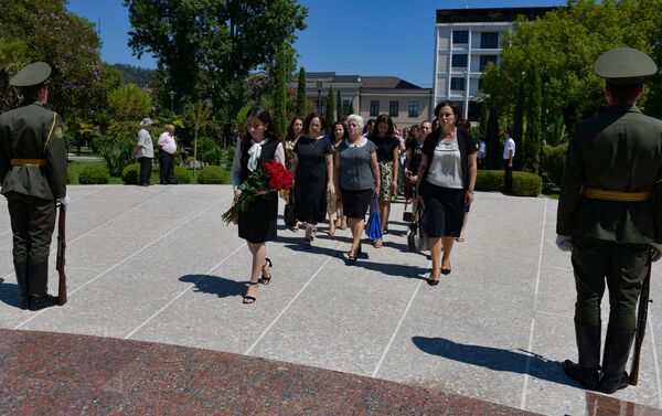  Церемония возложения в парке Боевой Славы в Сухуме, 14 августа 2019 - Sputnik Абхазия