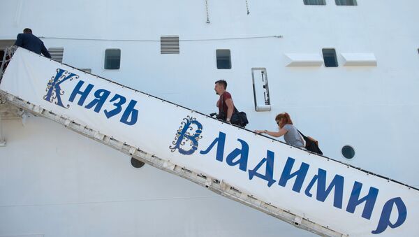 Первый пассажирский рейс круизного лайнера Князь Владимир в Сочи - Sputnik Абхазия