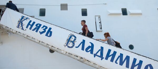 Первый пассажирский рейс круизного лайнера Князь Владимир в Сочи Первый пассажирский рейс круизного лайнера Князь Владимир в Сочи - Sputnik Абхазия
