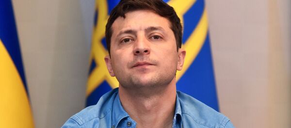 Президент Украины В. Зеленский посетил школу депутатов  партии Слуга народа - Sputnik Абхазия