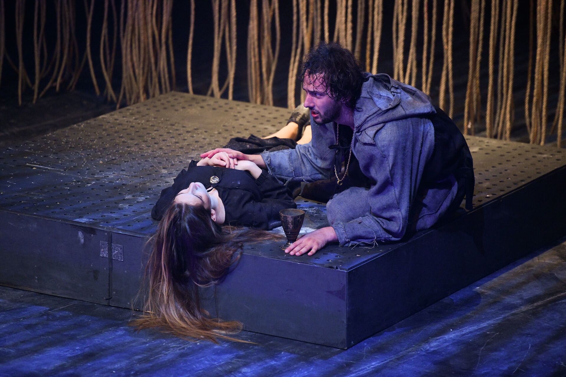 Предпремьерный показ спектакля по Шекспиру Ромео и Джульетта  - Sputnik Абхазия, 1920, 12.10.2021