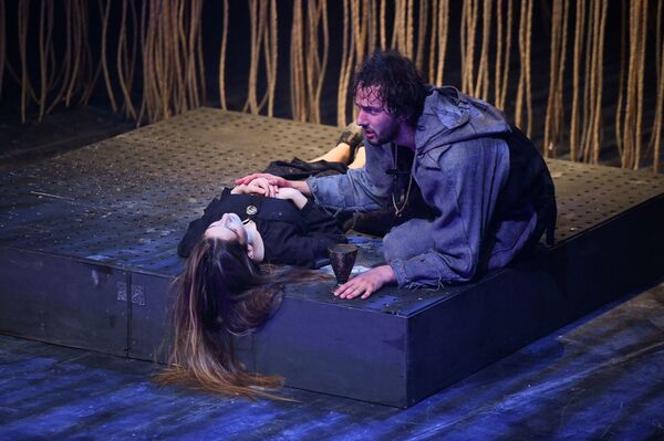 Предпремьерный показ спектакля по Шекспиру Ромео и Джульетта  - Sputnik Абхазия