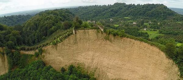 Фрагмент Великой Абхазской стены Фрагмент Великой Абхазской стены - Sputnik Абхазия