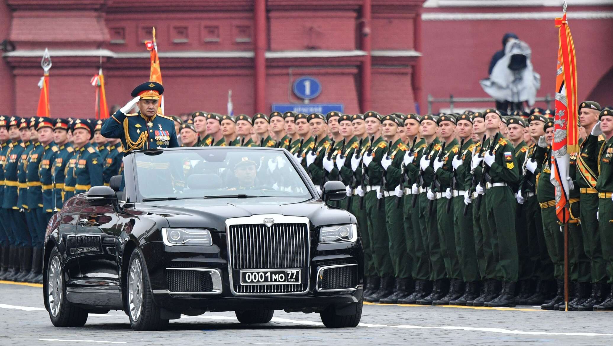Аурус шойгу кабриолет. Аурус на параде победы. Аурус на параде победы. Кабриолет аурус на параде победы. Aurus сенат кабриолет.
