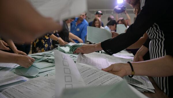 Подсчет избирательных бюллетеней на выборах президента Абхазии - Sputnik Абхазия