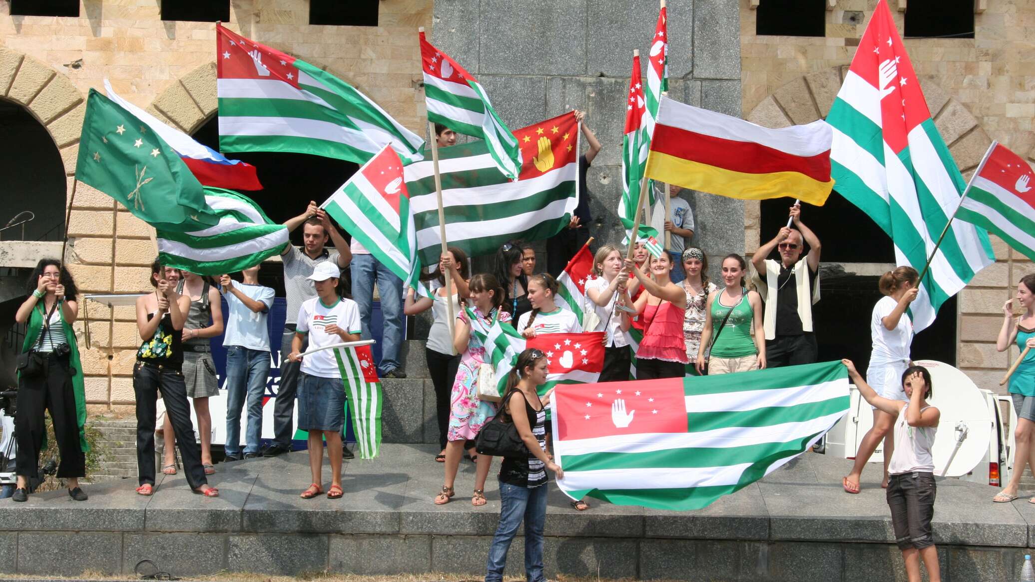 Осетия признала независимость. Признание Россией независимости Абхазии и Южной Осетии. День независимости Абхазии. Абхазия это Россия. Абхазия независимое государство.