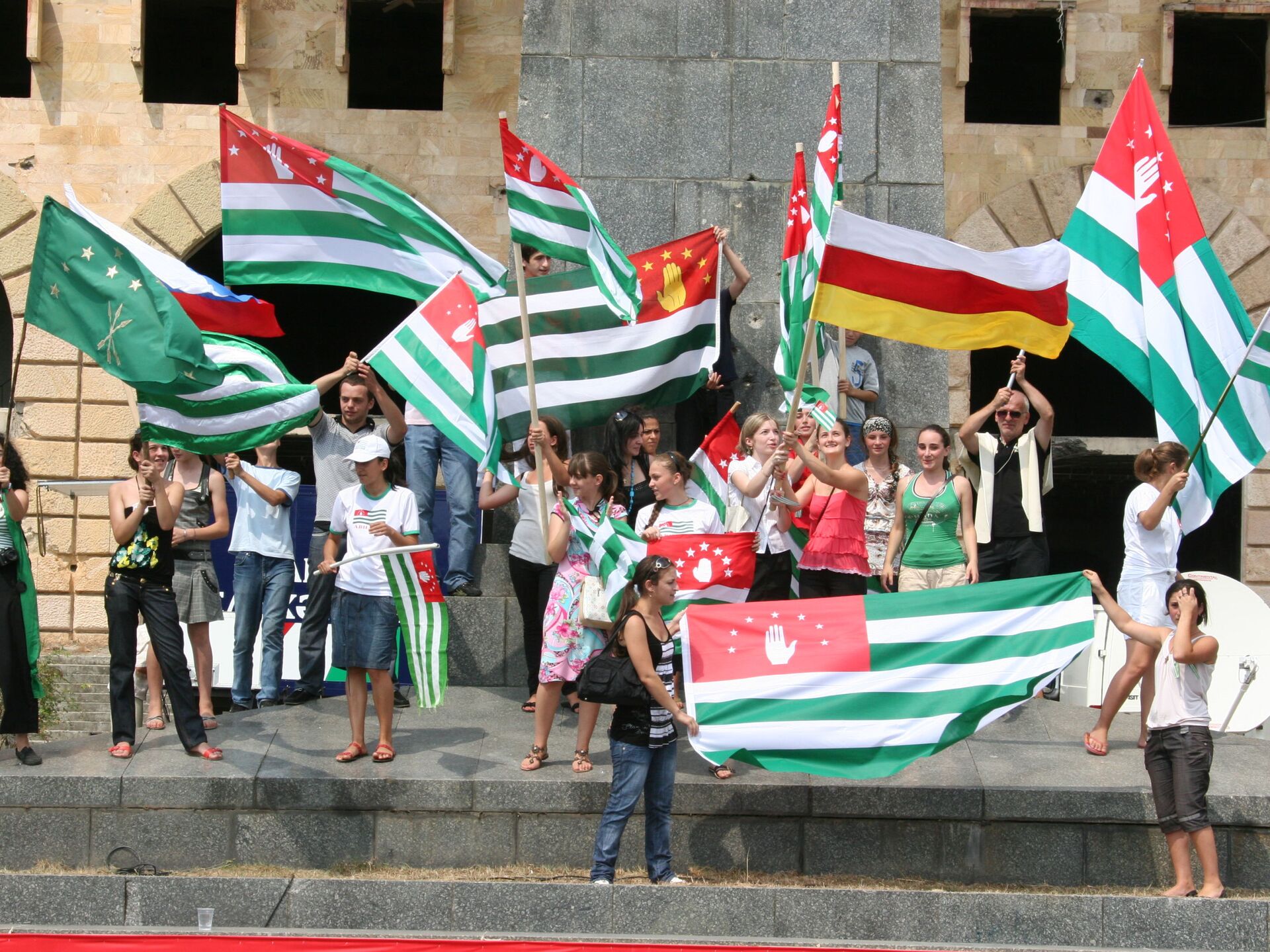 Осетия признала независимость. Независимость Абхазии и Южной Осетии. Независимость Абхазии и Южной Осетии 2008. Признание независимости Абхазии. Россия признала независимость Абхазии и Южной Осетии в.