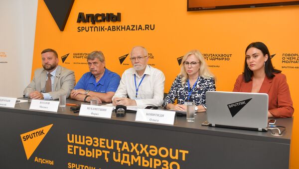 Пресс-конференция с представителями Совета федерации России  - Sputnik Абхазия