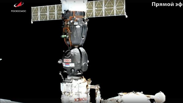 Космический корабль Союз МС-14 с первым российским человекоподобным роботом Федором в автоматическом режиме успешно причалил к Международной космической станции со второй попытки - Sputnik Аҧсны