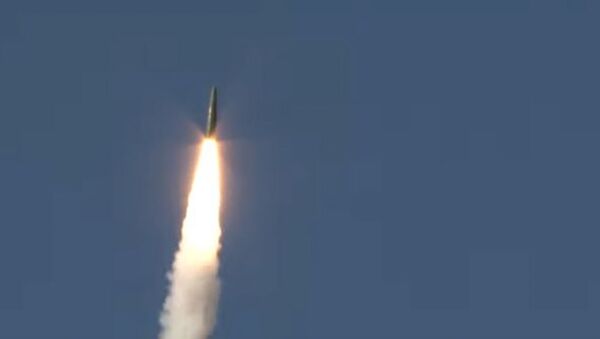 Учебно-боевой пуск ракеты ОТРК «Искандер» на полигоне Капустин Яр - Sputnik Абхазия