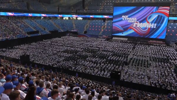 Более 40 тысяч человек исполнили гимн России в Петербурге - Sputnik Абхазия