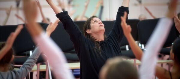 Открытый урок по танцу модерн для воспитанников Академии танца Бориса Эйфмана Открытый урок по танцу модерн для воспитанников Академии танца Бориса Эйфмана - Sputnik Абхазия