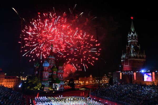 Торжественная церемония закрытия фестиваля Спасская башня на Красной Площади в Москве - Sputnik Абхазия