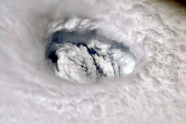 Ураган Дориан, снятый с Международной космической станции - Sputnik Абхазия