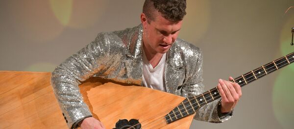 Российский балалаечник Андрей Киряков выступил во Дворце культуры Гулрыпшского района - Sputnik Абхазия