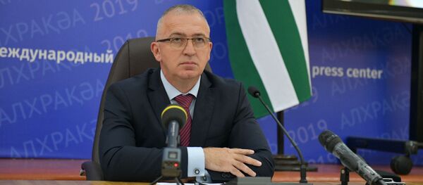 Министр внутренних дел Гарри Аршба. Выборы президента Абхазии, второй тур - Sputnik Абхазия