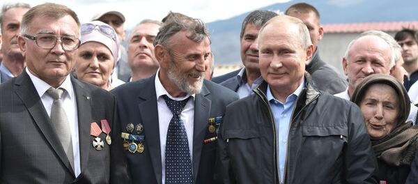 Рабочая поездка президента РФ В. Путина в Дагестан Рабочая поездка президента РФ В. Путина в Дагестан - Sputnik Абхазия