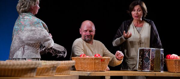 Спектакль Пролетный гусь МХТ им. А.П. Чехова в РУСДРАМ Спектакль Пролетный гусь МХТ им. А.П. Чехова в РУСДРАМ - Sputnik Абхазия