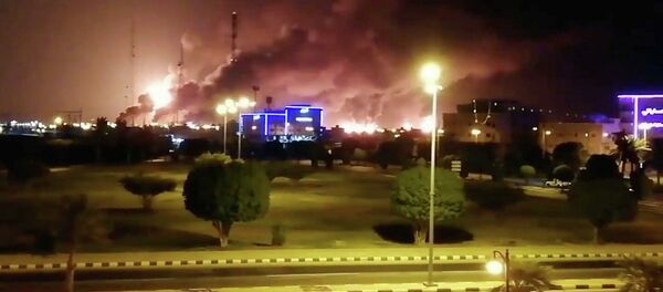 Пожар на нефтеперабатывающем заводе Aramco в Саудовской Аравии. 14 сентября 2019 года Пожар на нефтеперабатывающем заводе Aramco в Саудовской Аравии. 14 сентября 2019 года - Sputnik Абхазия