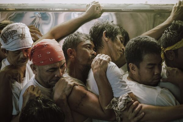 Снимок из Филиппин фотографа Marlon E. Villaverde, ставший финалистком в категории The Photojournalist конкурса 2019 EyeEm Awards - Sputnik Абхазия