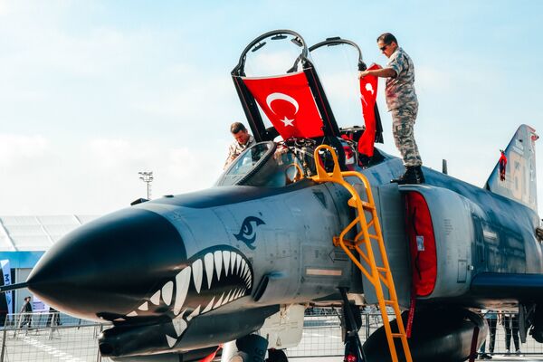 Современная военная техника на международном фестивале авиации Технофест в Стамбуле - Sputnik Абхазия