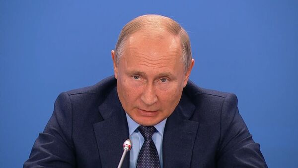 Владимир Путин подчеркнул важность взаимного обучения системы искусственного интеллекта и человека  - Sputnik Абхазия