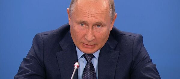 Владимир Путин подчеркнул важность взаимного обучения системы искусственного интеллекта и человека Владимир Путин подчеркнул важность взаимного обучения системы искусственного интеллекта и человека - Sputnik Абхазия