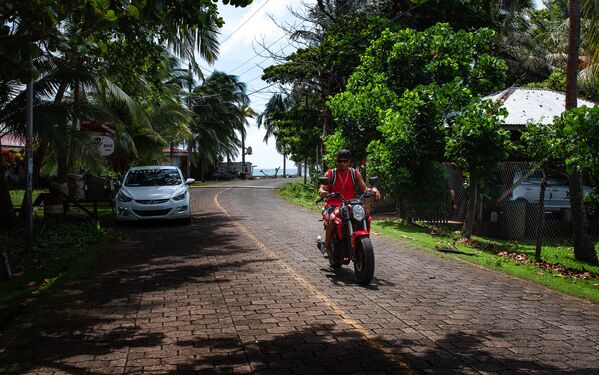 Мотоциклист на островах в Никарагуа - Sputnik Абхазия