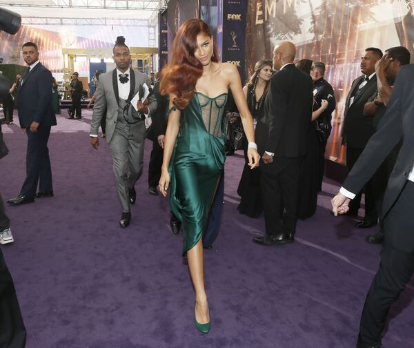 Актриса Зендая на церемонии вручения 71st Emmy Awards в Лос-Анджелесе - Sputnik Абхазия